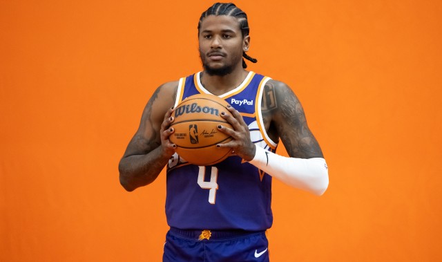 kaiyun官网-伊戈达罗：杰伦·格林挡拆后出手非常快 他给我传了几个漂亮的球