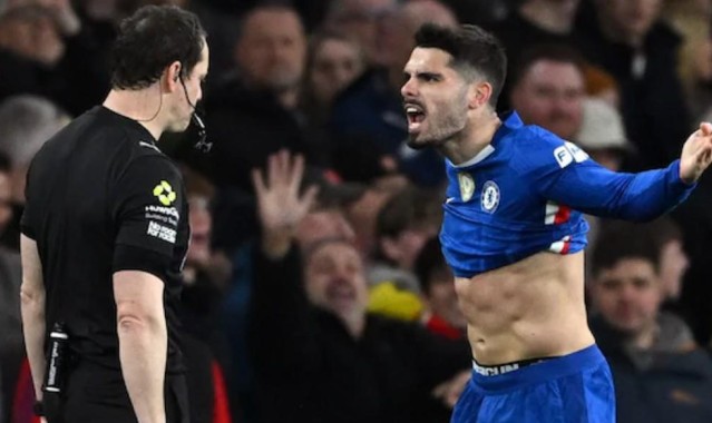 开云注册-官方：佩德罗-内托因红牌后未及时离场+辱骂裁判被英足总指控