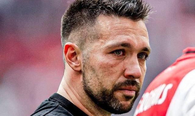 “小德泽尔比”丢冠后告别贾府，下一站英超？